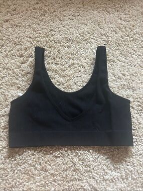 Black Seamless Scoop Sports Bra. Freebie.